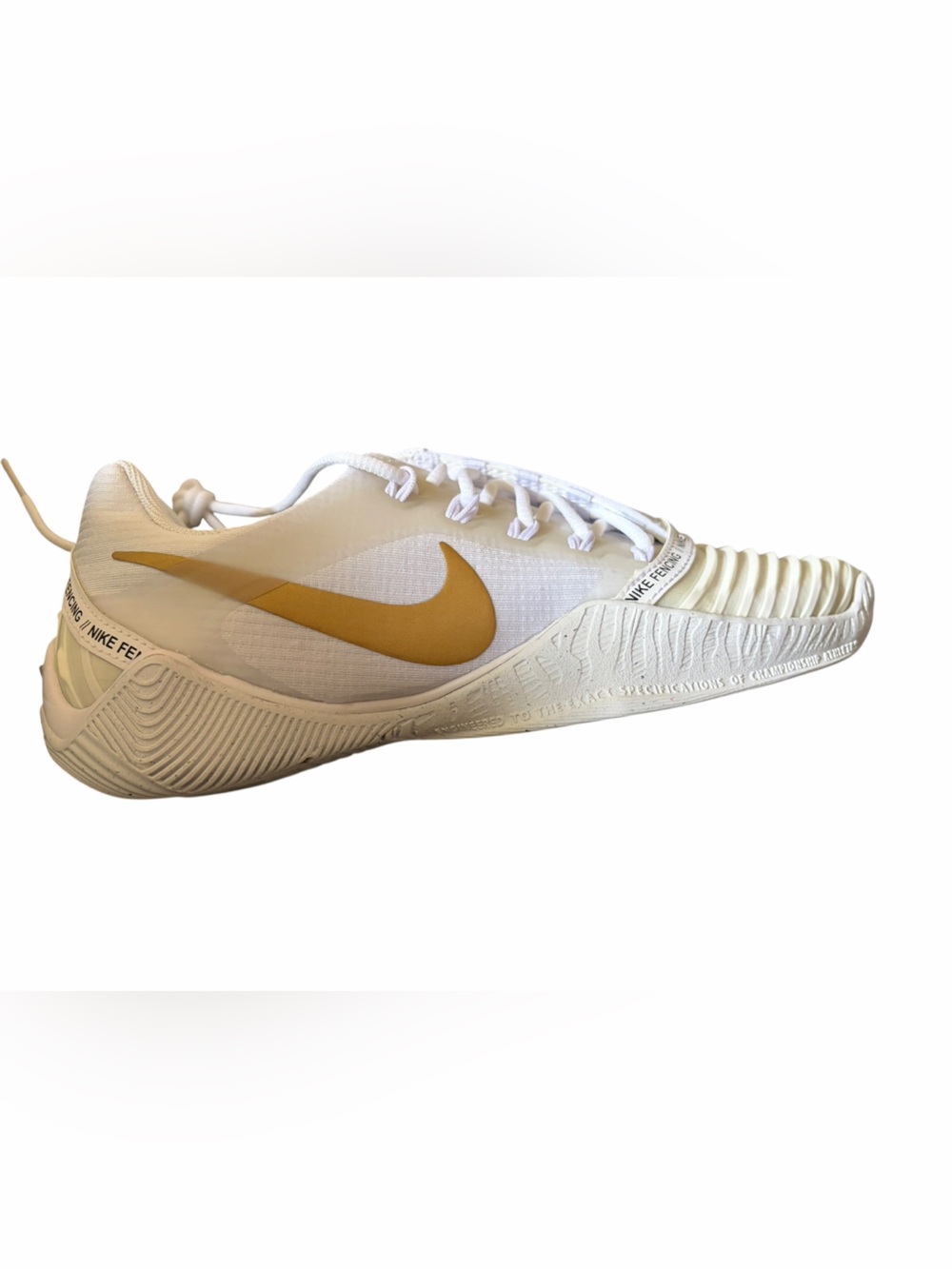 Nike Men's Ballestra 2 White and Gold Training Shoe size 6